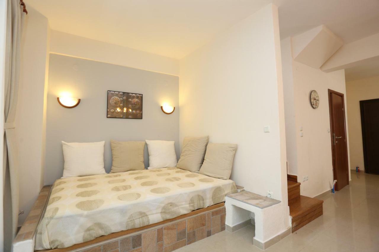 Villa Argo 3 - Beachfront, Big Gardens, Location! Pefkochori Exterior foto