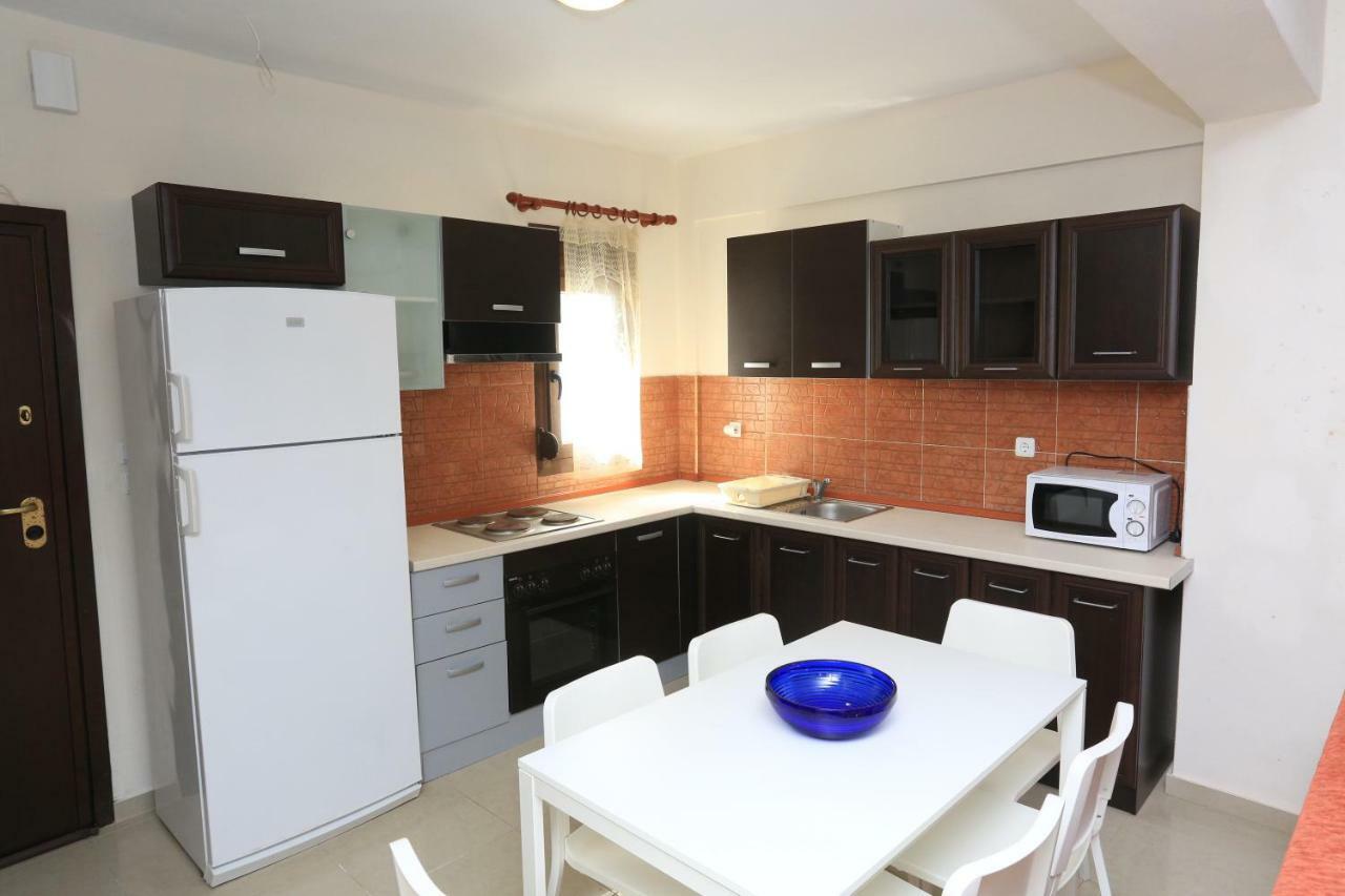 Villa Argo 3 - Beachfront, Big Gardens, Location! Pefkochori Exterior foto